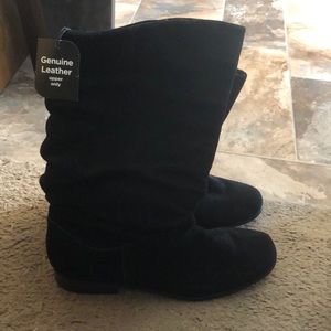 Black size 7.5 slip on boots